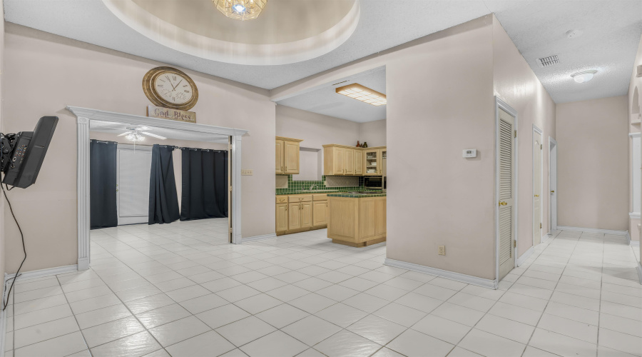 3004 Crest Oak Cir, Laredo, Texas 78045, 4 Bedrooms Bedrooms, 7 Rooms Rooms,2 BathroomsBathrooms,Residential,For Sale,3004 Crest Oak Cir,20260364