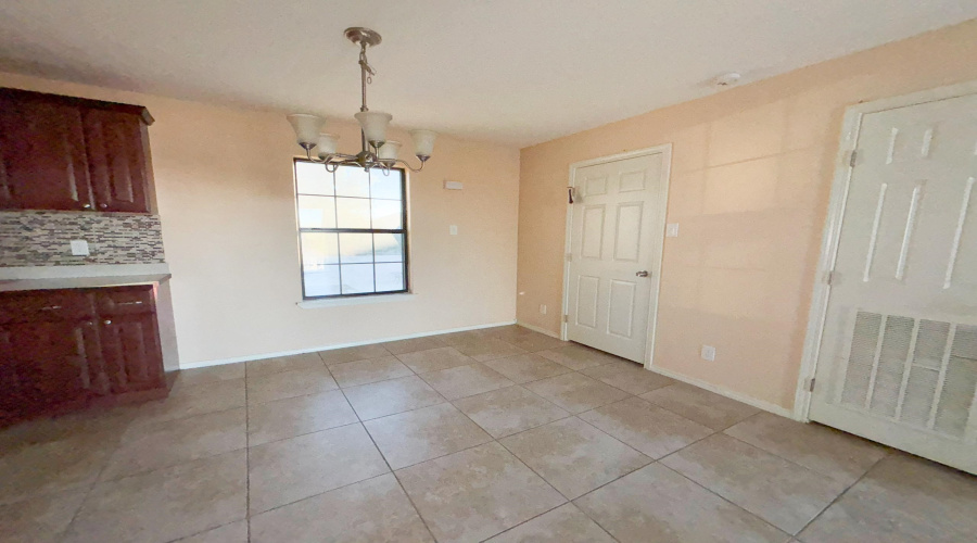 803 Fremont St, Laredo, Texas 78040, 2 Bedrooms Bedrooms, 4 Rooms Rooms,2 BathroomsBathrooms,Residential,For Rent,803 Fremont St,20260365