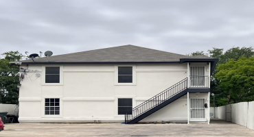 2906 Flores Ave, Laredo, Texas 78040, 2 Bedrooms Bedrooms, 3 Rooms Rooms,1 BathroomBathrooms,Residential,For Rent,2906 Flores Ave,20260366