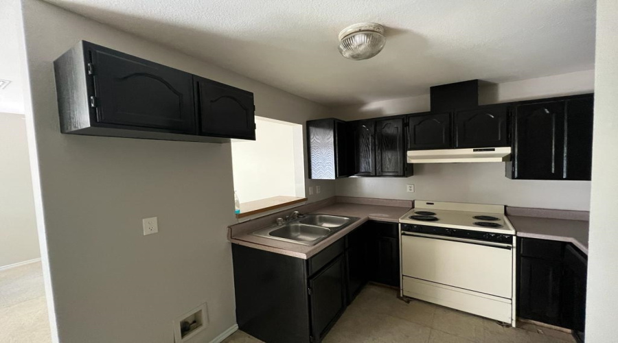 2906 Flores Ave, Laredo, Texas 78040, 2 Bedrooms Bedrooms, 3 Rooms Rooms,1 BathroomBathrooms,Residential,For Rent,2906 Flores Ave,20260366