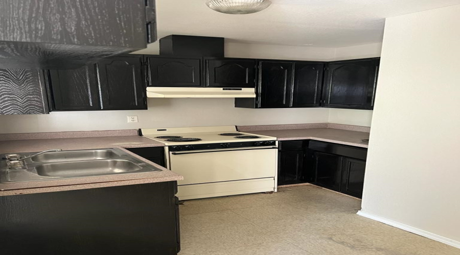 2906 Flores Ave, Laredo, Texas 78040, 2 Bedrooms Bedrooms, 3 Rooms Rooms,1 BathroomBathrooms,Residential,For Rent,2906 Flores Ave,20260366