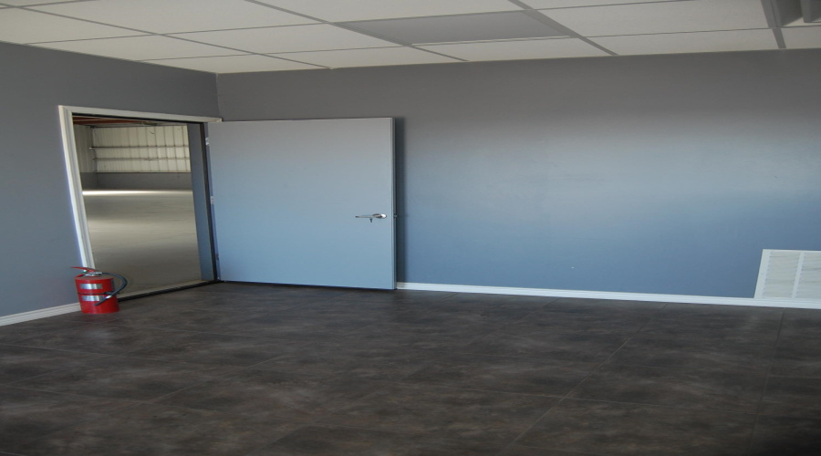 14211 Distribution Ave, LAREDO, Texas 78045-7901, 1 Bedroom Bedrooms, 1 Room Rooms,1 BathroomBathrooms,Commercial/industrial,For Rent,14211 Distribution Ave,20260374