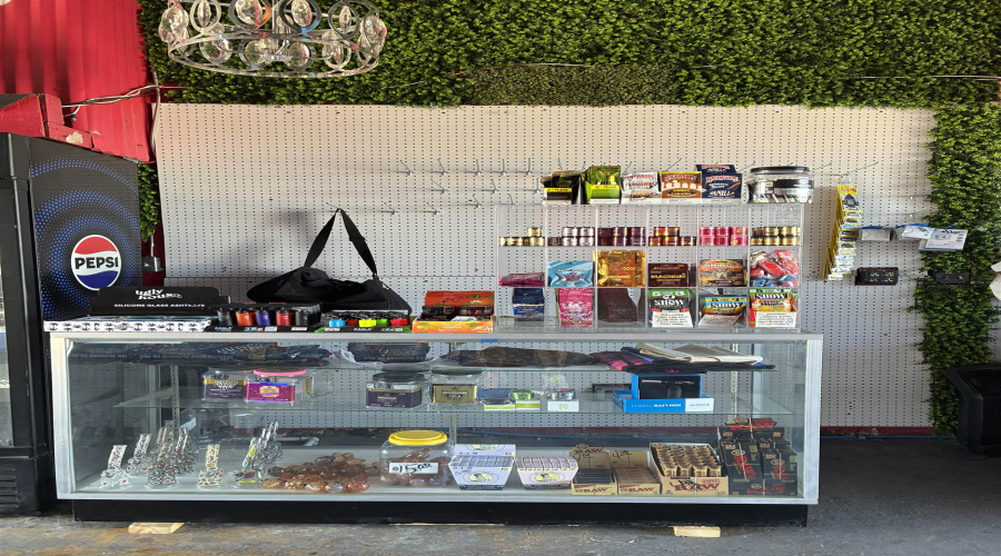 2802 Chihuahua St, LAREDO, Texas 78043, 1 Room Rooms,1 BathroomBathrooms,Commercial retail/office,For Sale,2802 Chihuahua St,20260372