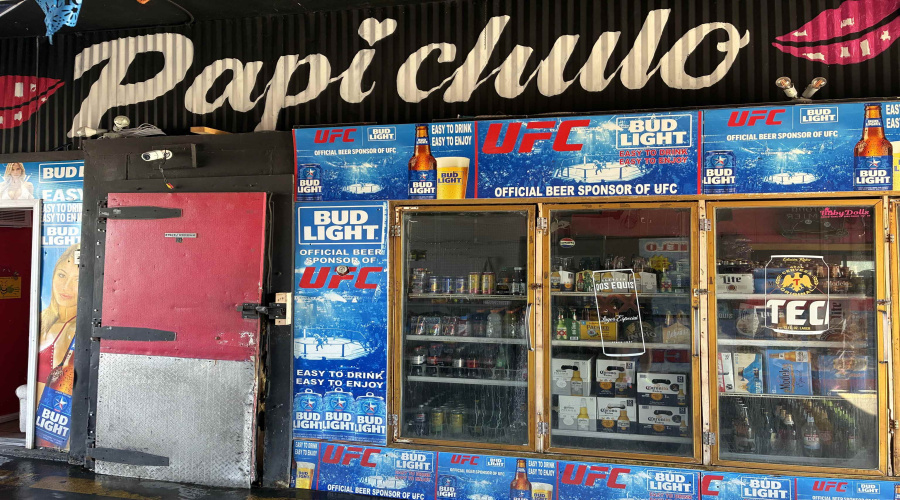 2802 Chihuahua St, LAREDO, Texas 78043, 1 Room Rooms,1 BathroomBathrooms,Commercial retail/office,For Sale,2802 Chihuahua St,20260372