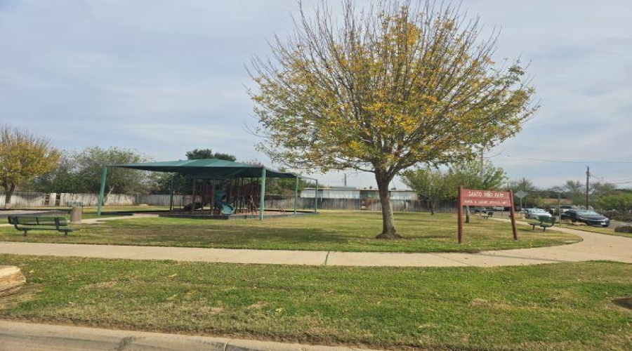 2016 S India Ave, Laredo, Texas 78046, 3 Bedrooms Bedrooms, 5 Rooms Rooms,1 BathroomBathrooms,Residential,For Rent,2016 S India Ave,20260369