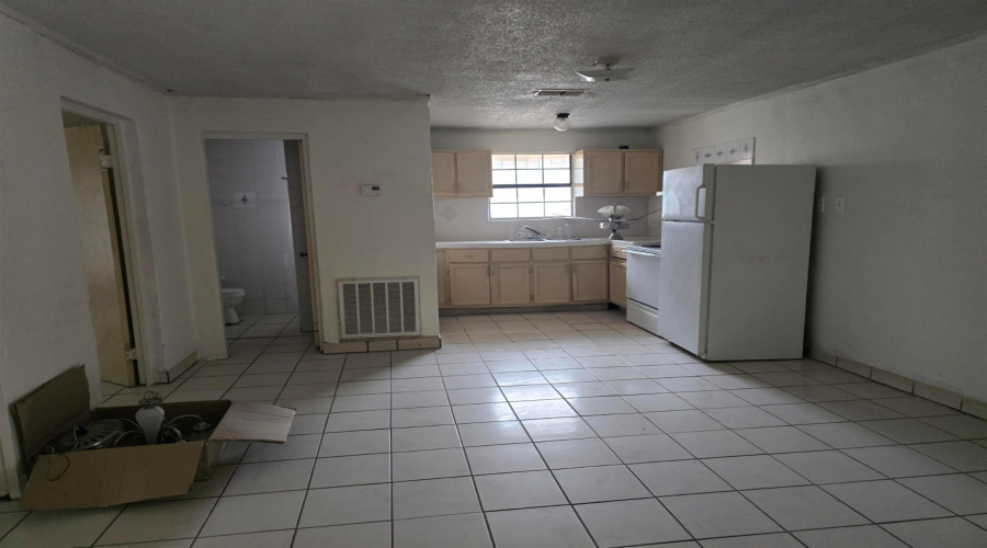 2016 S India Ave, Laredo, Texas 78046, 3 Bedrooms Bedrooms, 5 Rooms Rooms,1 BathroomBathrooms,Residential,For Rent,2016 S India Ave,20260369