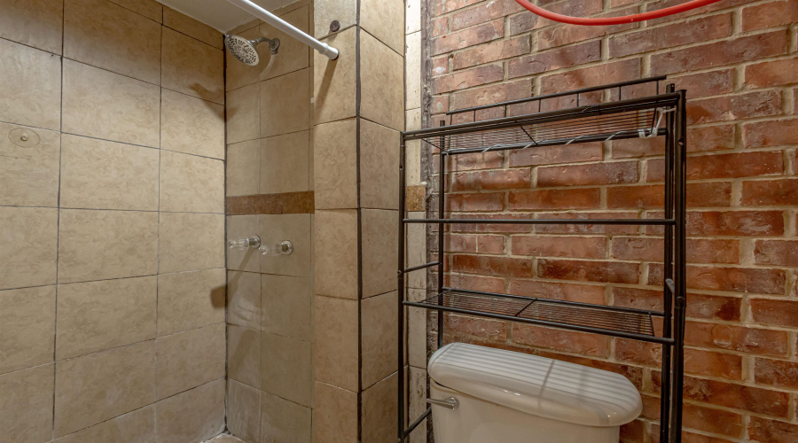 3012 St Isaac Lp, Laredo, Texas 78046, 6 Bedrooms Bedrooms, 8 Rooms Rooms,3 BathroomsBathrooms,Residential,For Sale,3012 St Isaac Lp,20260376