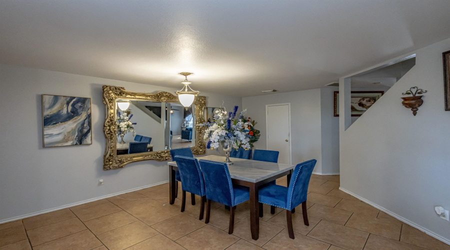 3012 St Isaac Lp, Laredo, Texas 78046, 6 Bedrooms Bedrooms, 8 Rooms Rooms,3 BathroomsBathrooms,Residential,For Sale,3012 St Isaac Lp,20260376