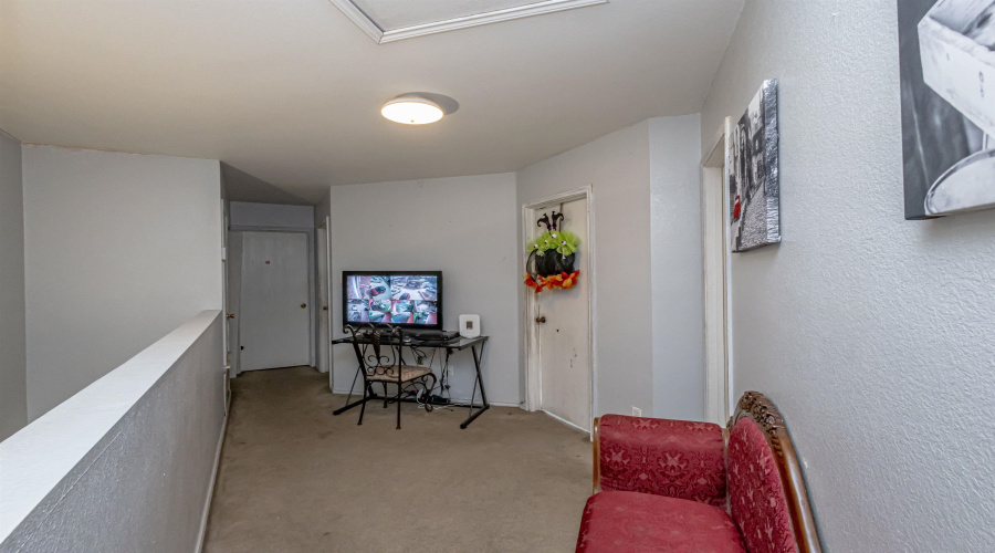 3012 St Isaac Lp, Laredo, Texas 78046, 6 Bedrooms Bedrooms, 8 Rooms Rooms,3 BathroomsBathrooms,Residential,For Sale,3012 St Isaac Lp,20260376