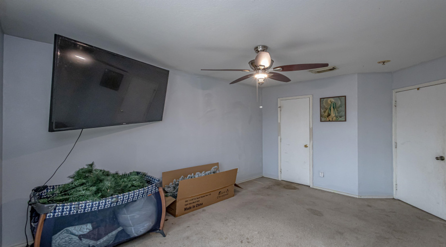 3012 St Isaac Lp, Laredo, Texas 78046, 6 Bedrooms Bedrooms, 8 Rooms Rooms,3 BathroomsBathrooms,Residential,For Sale,3012 St Isaac Lp,20260376