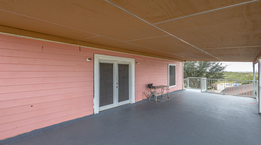 3012 St Isaac Lp, Laredo, Texas 78046, 6 Bedrooms Bedrooms, 8 Rooms Rooms,3 BathroomsBathrooms,Residential,For Sale,3012 St Isaac Lp,20260376