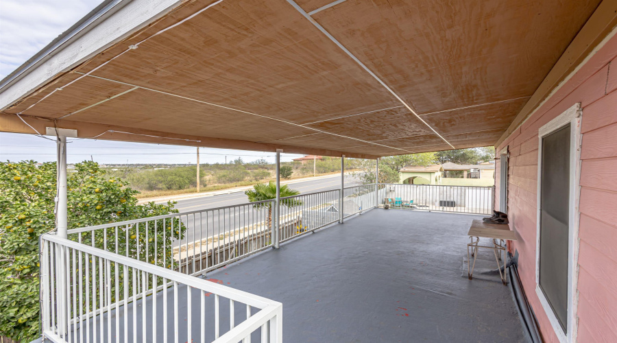 3012 St Isaac Lp, Laredo, Texas 78046, 6 Bedrooms Bedrooms, 8 Rooms Rooms,3 BathroomsBathrooms,Residential,For Sale,3012 St Isaac Lp,20260376