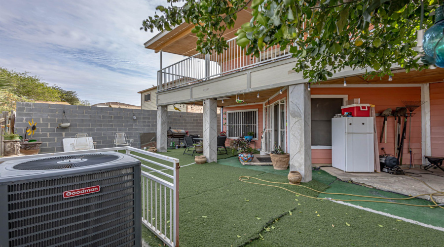 3012 St Isaac Lp, Laredo, Texas 78046, 6 Bedrooms Bedrooms, 8 Rooms Rooms,3 BathroomsBathrooms,Residential,For Sale,3012 St Isaac Lp,20260376