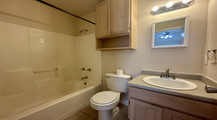 9802 Cantera Ct, Laredo, Texas 78045, 2 Bedrooms Bedrooms, 4 Rooms Rooms,2 BathroomsBathrooms,Residential,For Sale,9802 Cantera Ct,20253148