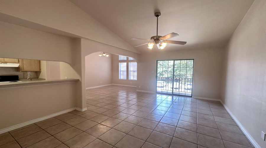 9802 Cantera Ct, Laredo, Texas 78045, 2 Bedrooms Bedrooms, 4 Rooms Rooms,2 BathroomsBathrooms,Residential,For Sale,9802 Cantera Ct,20253148