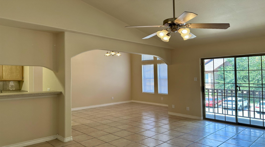 9802 Cantera Ct, Laredo, Texas 78045, 2 Bedrooms Bedrooms, 4 Rooms Rooms,2 BathroomsBathrooms,Residential,For Sale,9802 Cantera Ct,20253148