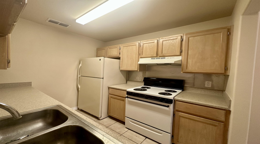 9802 Cantera Ct, Laredo, Texas 78045, 2 Bedrooms Bedrooms, 4 Rooms Rooms,2 BathroomsBathrooms,Residential,For Rent,9802 Cantera Ct,20260377