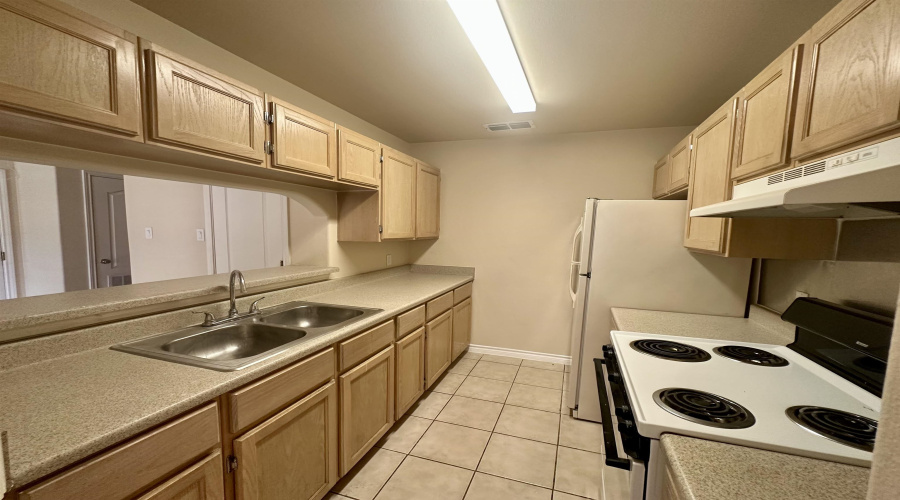 9802 Cantera Ct, Laredo, Texas 78045, 2 Bedrooms Bedrooms, 4 Rooms Rooms,2 BathroomsBathrooms,Residential,For Rent,9802 Cantera Ct,20260377