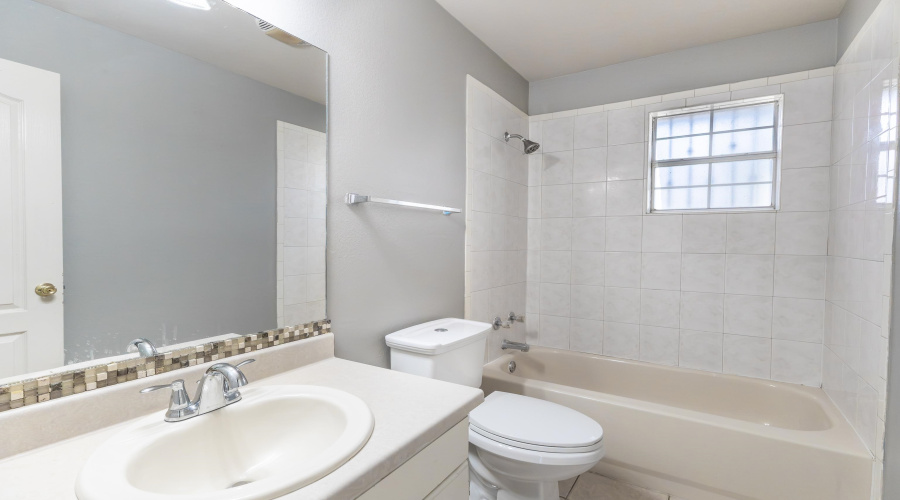 312 Cambridge Lp, Laredo, Texas 78045, 4 Bedrooms Bedrooms, 6 Rooms Rooms,2 BathroomsBathrooms,Residential,For Rent,312 Cambridge Lp,20260382