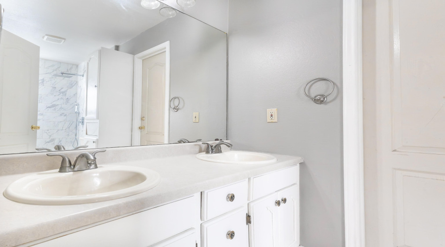 312 Cambridge Lp, Laredo, Texas 78045, 4 Bedrooms Bedrooms, 6 Rooms Rooms,2 BathroomsBathrooms,Residential,For Rent,312 Cambridge Lp,20260382