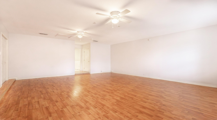 312 Cambridge Lp, Laredo, Texas 78045, 4 Bedrooms Bedrooms, 6 Rooms Rooms,2 BathroomsBathrooms,Residential,For Rent,312 Cambridge Lp,20260382