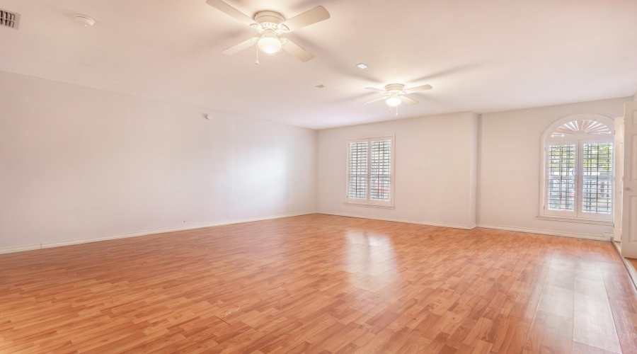 312 Cambridge Lp, Laredo, Texas 78045, 4 Bedrooms Bedrooms, 6 Rooms Rooms,2 BathroomsBathrooms,Residential,For Rent,312 Cambridge Lp,20260382