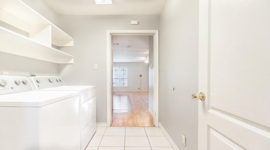 312 Cambridge Lp, Laredo, Texas 78045, 4 Bedrooms Bedrooms, 6 Rooms Rooms,2 BathroomsBathrooms,Residential,For Rent,312 Cambridge Lp,20260382