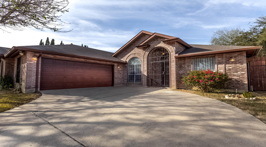 312 Cambridge Lp, Laredo, Texas 78045, 4 Bedrooms Bedrooms, 6 Rooms Rooms,2 BathroomsBathrooms,Residential,For Rent,312 Cambridge Lp,20260382