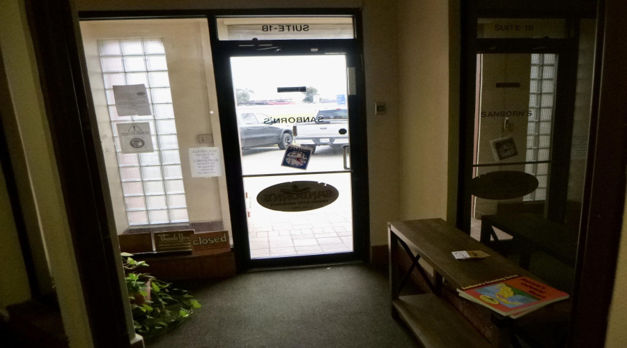 2212 Santa Ursula Ave, Laredo, Texas 78040, 1 Room Rooms,2 BathroomsBathrooms,Commercial retail/office,For Sale,2212 Santa Ursula Ave,20260379