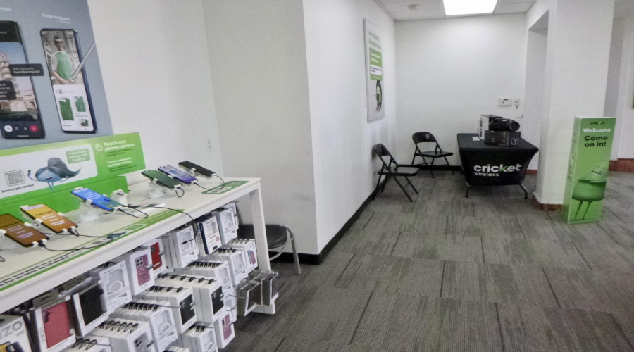 2212 Santa Ursula Ave, Laredo, Texas 78040, 1 Room Rooms,2 BathroomsBathrooms,Commercial retail/office,For Sale,2212 Santa Ursula Ave,20260379