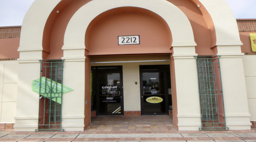 2212 Santa Ursula Ave, Laredo, Texas 78040, 1 Room Rooms,2 BathroomsBathrooms,Commercial retail/office,For Sale,2212 Santa Ursula Ave,20260379