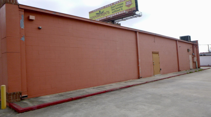 2212 Santa Ursula Ave, Laredo, Texas 78040, 1 Room Rooms,2 BathroomsBathrooms,Commercial retail/office,For Sale,2212 Santa Ursula Ave,20260379