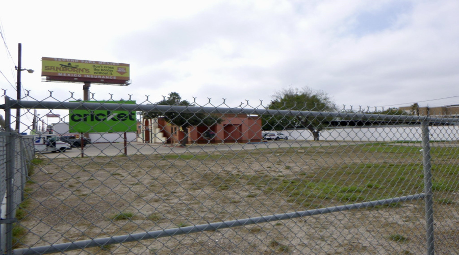 2212 Santa Ursula Ave, Laredo, Texas 78040, 1 Room Rooms,2 BathroomsBathrooms,Commercial retail/office,For Sale,2212 Santa Ursula Ave,20260379