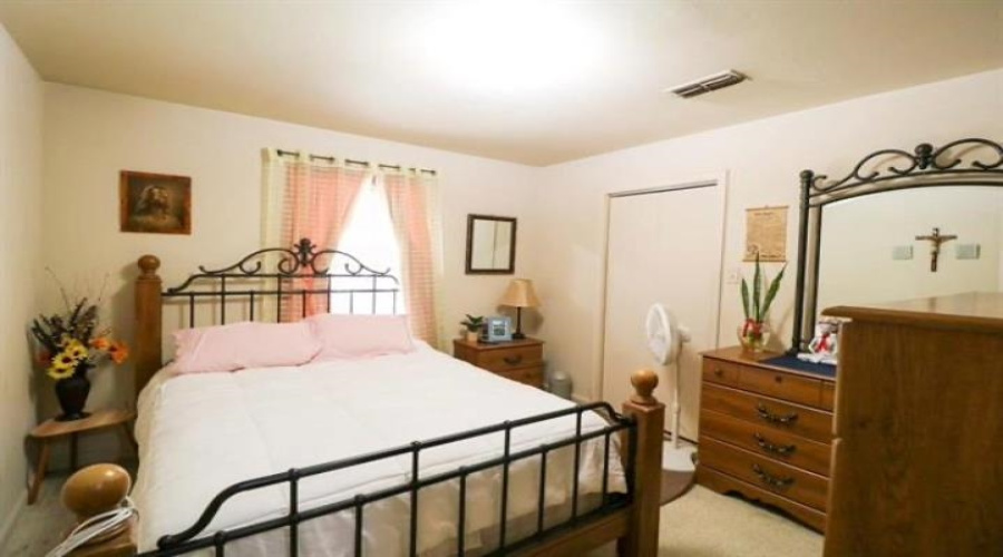 1102 Musser St, Laredo, Texas 78040, ,Multi-family,For Sale,1102 Musser St,20260383