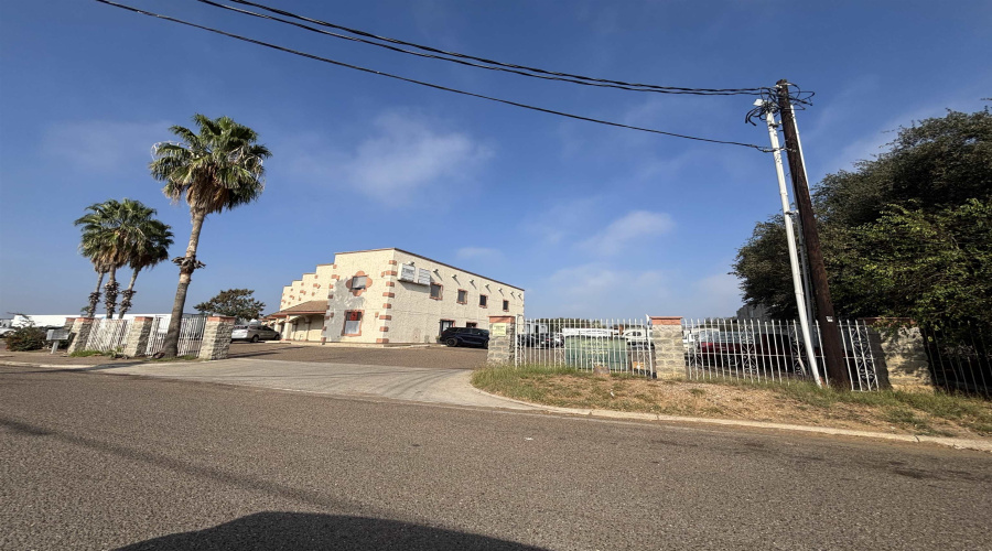 716 Pellegrino Ct, Laredo, Texas 78045, ,1 BathroomBathrooms,Commercial retail/office,For Rent,716 Pellegrino Ct,20260385