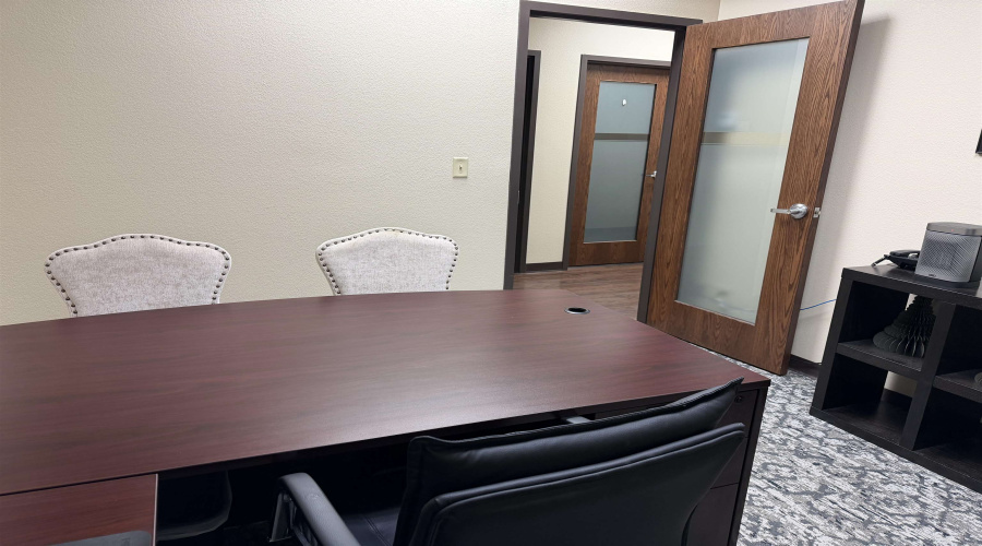 216 W Village Blvd, Laredo, Texas 78046, 6 Rooms Rooms,2 BathroomsBathrooms,Commercial retail/office,For Rent,216 W Village Blvd,20260389