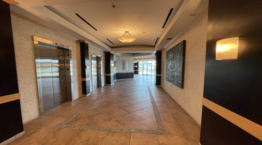 216 W Village Blvd, Laredo, Texas 78046, 6 Rooms Rooms,2 BathroomsBathrooms,Commercial retail/office,For Rent,216 W Village Blvd,20260389