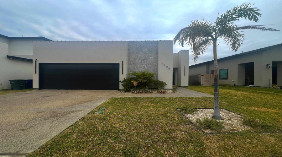 1708 Fresnillo Dr., laredo, Texas 78046, 3 Bedrooms Bedrooms, 4 Rooms Rooms,2 BathroomsBathrooms,Residential,For Sale,1708 Fresnillo Dr.,20260388