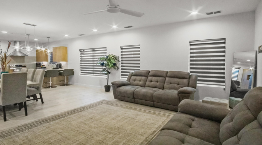 416 Deer Path Loop, Laredo, Texas 78045-2236, 4 Bedrooms Bedrooms, 7 Rooms Rooms,2 BathroomsBathrooms,Residential,For Sale,416 Deer Path Loop,20260396