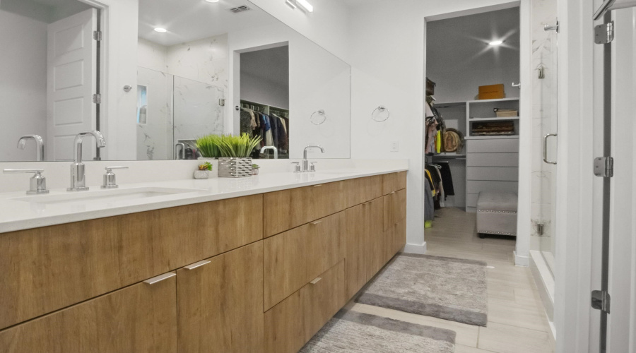 416 Deer Path Loop, Laredo, Texas 78045-2236, 4 Bedrooms Bedrooms, 7 Rooms Rooms,2 BathroomsBathrooms,Residential,For Sale,416 Deer Path Loop,20260396