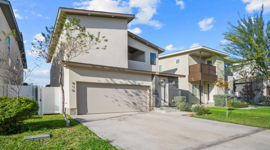 416 Deer Path Loop, Laredo, Texas 78045-2236, 4 Bedrooms Bedrooms, 7 Rooms Rooms,2 BathroomsBathrooms,Residential,For Sale,416 Deer Path Loop,20260396