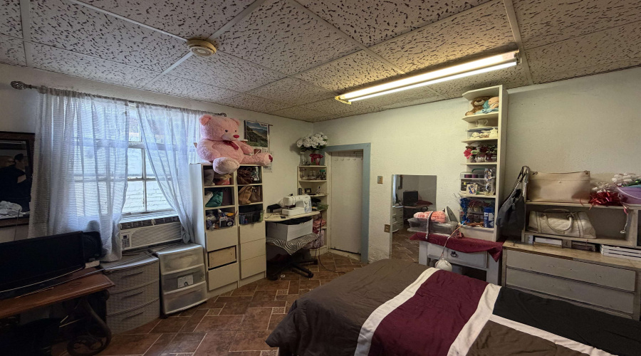 3110 San Bernardo Ave, Laredo, Texas 78040, 1 Room Rooms,3 BathroomsBathrooms,Commercial retail/office,For Sale,3110 San Bernardo Ave,20260394