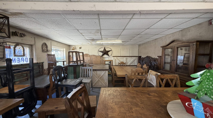 3110 San Bernardo Ave, Laredo, Texas 78040, 1 Room Rooms,3 BathroomsBathrooms,Commercial retail/office,For Sale,3110 San Bernardo Ave,20260394