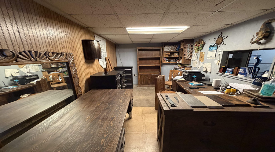 3110 San Bernardo Ave, Laredo, Texas 78040, 1 Room Rooms,3 BathroomsBathrooms,Commercial retail/office,For Sale,3110 San Bernardo Ave,20260394
