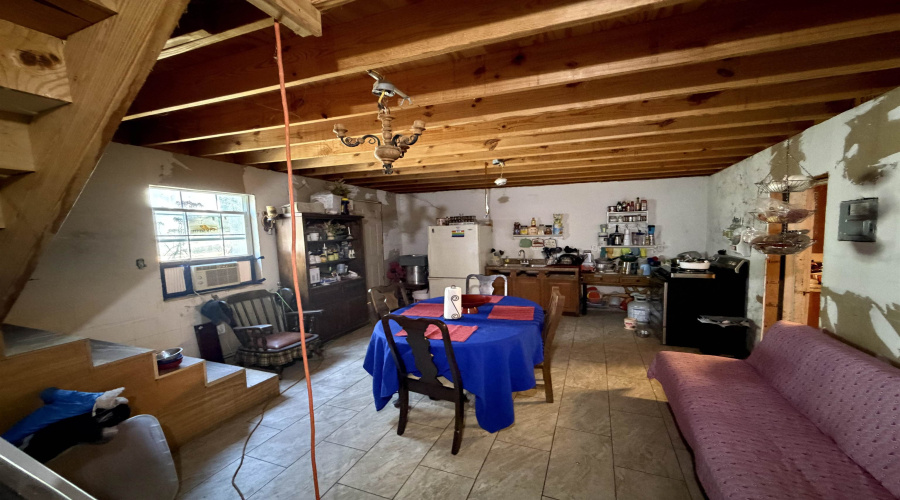 3110 San Bernardo Ave, Laredo, Texas 78040, 1 Room Rooms,3 BathroomsBathrooms,Commercial retail/office,For Sale,3110 San Bernardo Ave,20260394