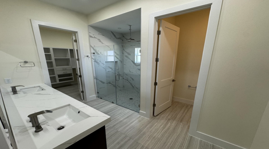 1507 Ocio Dr., Laredo, Texas 78045, 4 Bedrooms Bedrooms, 7 Rooms Rooms,4 BathroomsBathrooms,Residential,For Sale,1507 Ocio Dr.,20260398