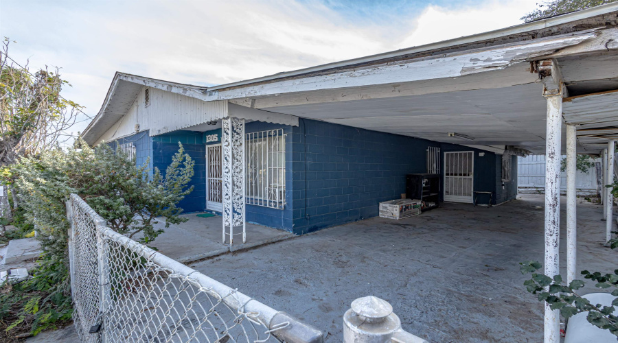 1305 Jefferson St, Laredo, Texas 78040, 4 Bedrooms Bedrooms, 6 Rooms Rooms,2 BathroomsBathrooms,Residential,For Sale,1305 Jefferson St,20260401