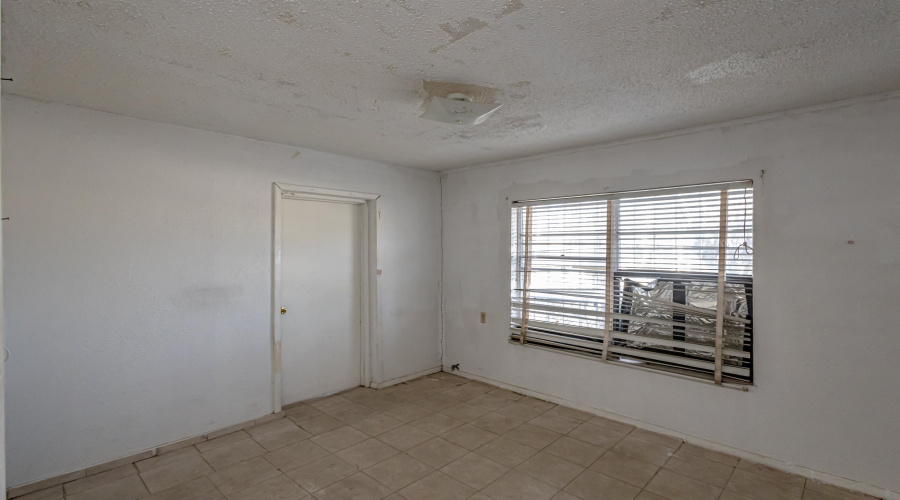 1305 Jefferson, Laredo, Texas 78040, 4 Bedrooms Bedrooms, 6 Rooms Rooms,2 BathroomsBathrooms,Residential,For Rent,1305 Jefferson,20260402