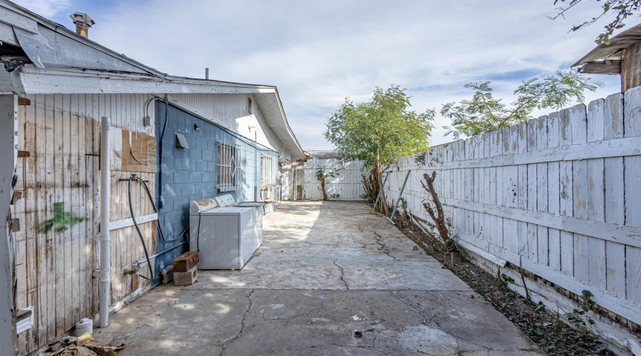 1305 Jefferson, Laredo, Texas 78040, 4 Bedrooms Bedrooms, 6 Rooms Rooms,2 BathroomsBathrooms,Residential,For Rent,1305 Jefferson,20260402