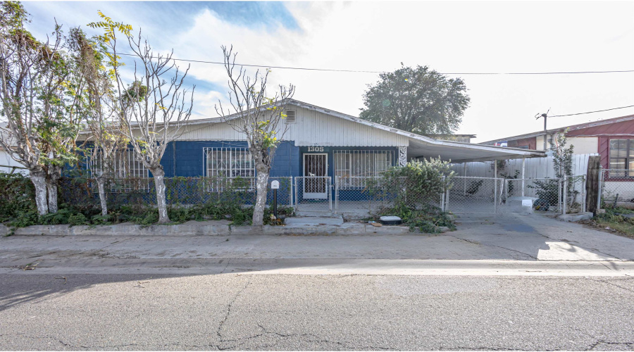 1305 Jefferson, Laredo, Texas 78040, 4 Bedrooms Bedrooms, 6 Rooms Rooms,2 BathroomsBathrooms,Residential,For Rent,1305 Jefferson,20260402